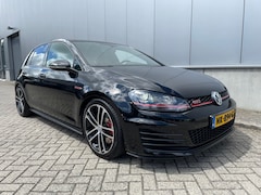 Volkswagen Golf - 2.0 TSI GTI Performance / Stoelverwarming