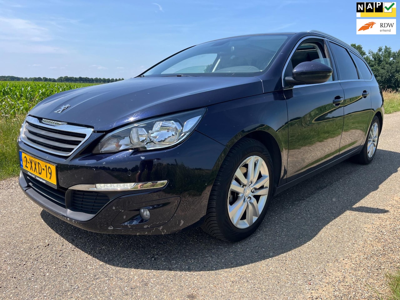 Peugeot 308 SW - 1.2 e-THP Blue Lease Executive 1.2 e-THP Blue Lease Executive - AutoWereld.nl
