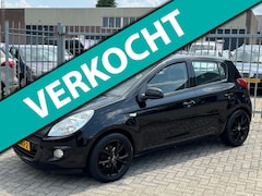 Hyundai i20 - 1.4i DynamicVersion 5 deurs 101PK NL AUTO NAP Airco l Elek pakket l MTF-stuur l LMV 2e eig