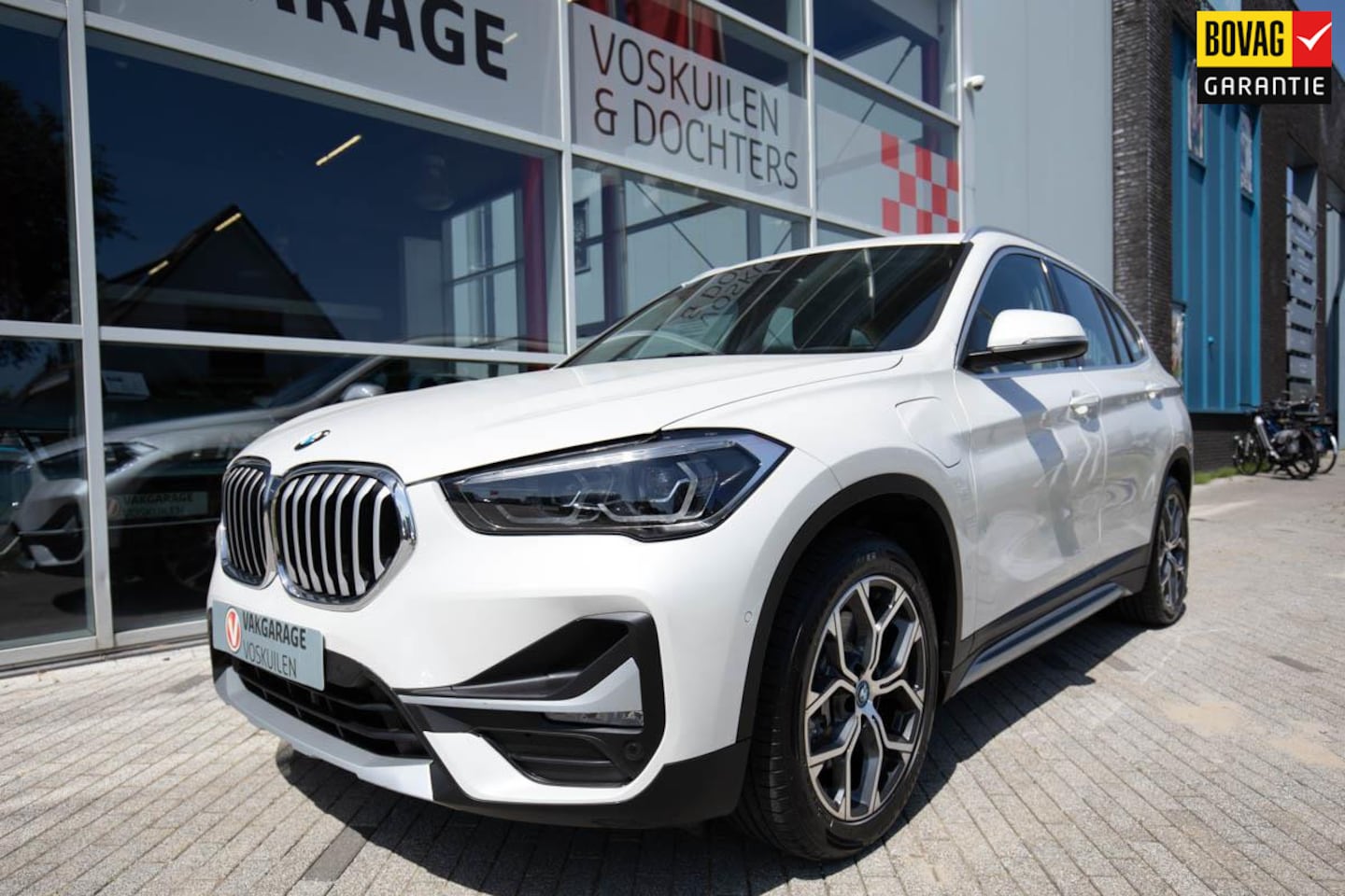 BMW X1 - XDrive25i X-Line PHEV| Parkassist| Camera | Navigatie - AutoWereld.nl