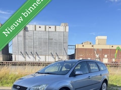 Ford Focus Wagon - 1.6-16V Ambiente cruise airco climate