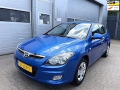 Hyundai i30 - 1.4i Blue Dynamic 5DR 2009-Clima-Schuifdak-APK