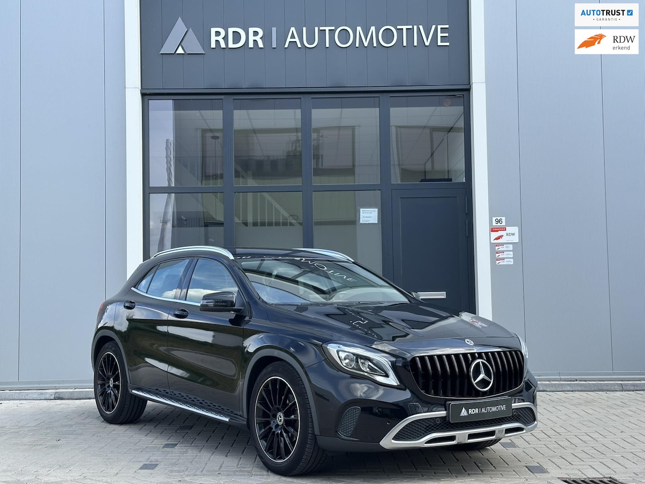 Mercedes-Benz GLA-Klasse - 180 Premium Plus 180 Premium Plus - AutoWereld.nl