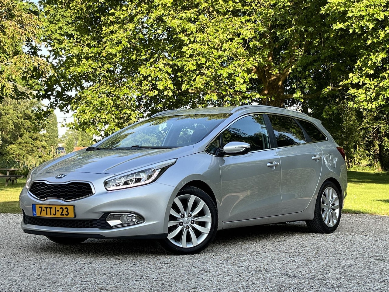 Kia Cee'd Sportswagon - 1.6 Camera, Navi, Trekhaak, All Weather - AutoWereld.nl