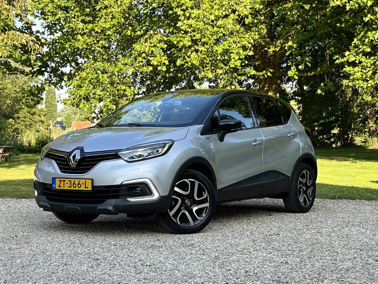 Renault Captur - 120 PK Bose, Camera, Leer, Navi, Pano - AutoWereld.nl