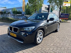 BMW X1 - SDrive18i Executive. - Afneembare trekhaak - leder