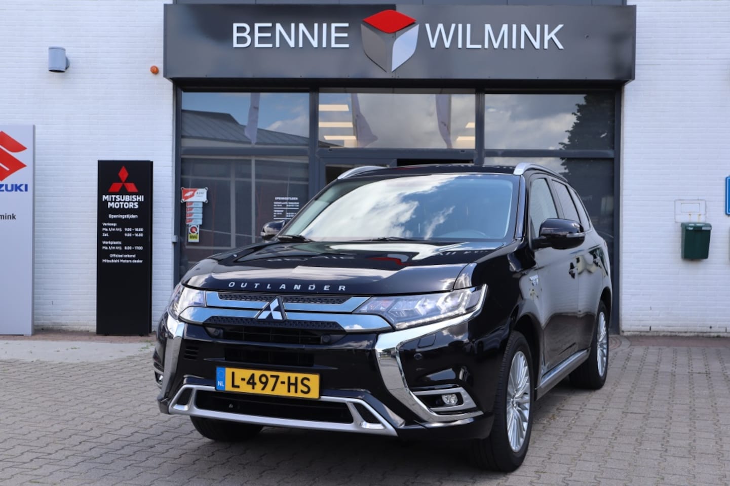 Mitsubishi Outlander - 2.4 PHEV Intense+ Trekhaak/Standkachel/Apple/AndroidAuto - AutoWereld.nl
