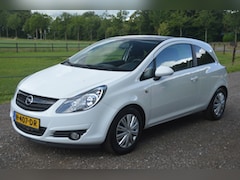 Opel Corsa - 1.4-16V 111 Edition Wit 2010 Airco APK April 2026