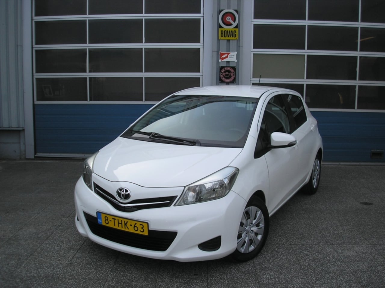 Toyota Yaris - 1.3 VVT-i Aspiration Automaat navigatie - AutoWereld.nl