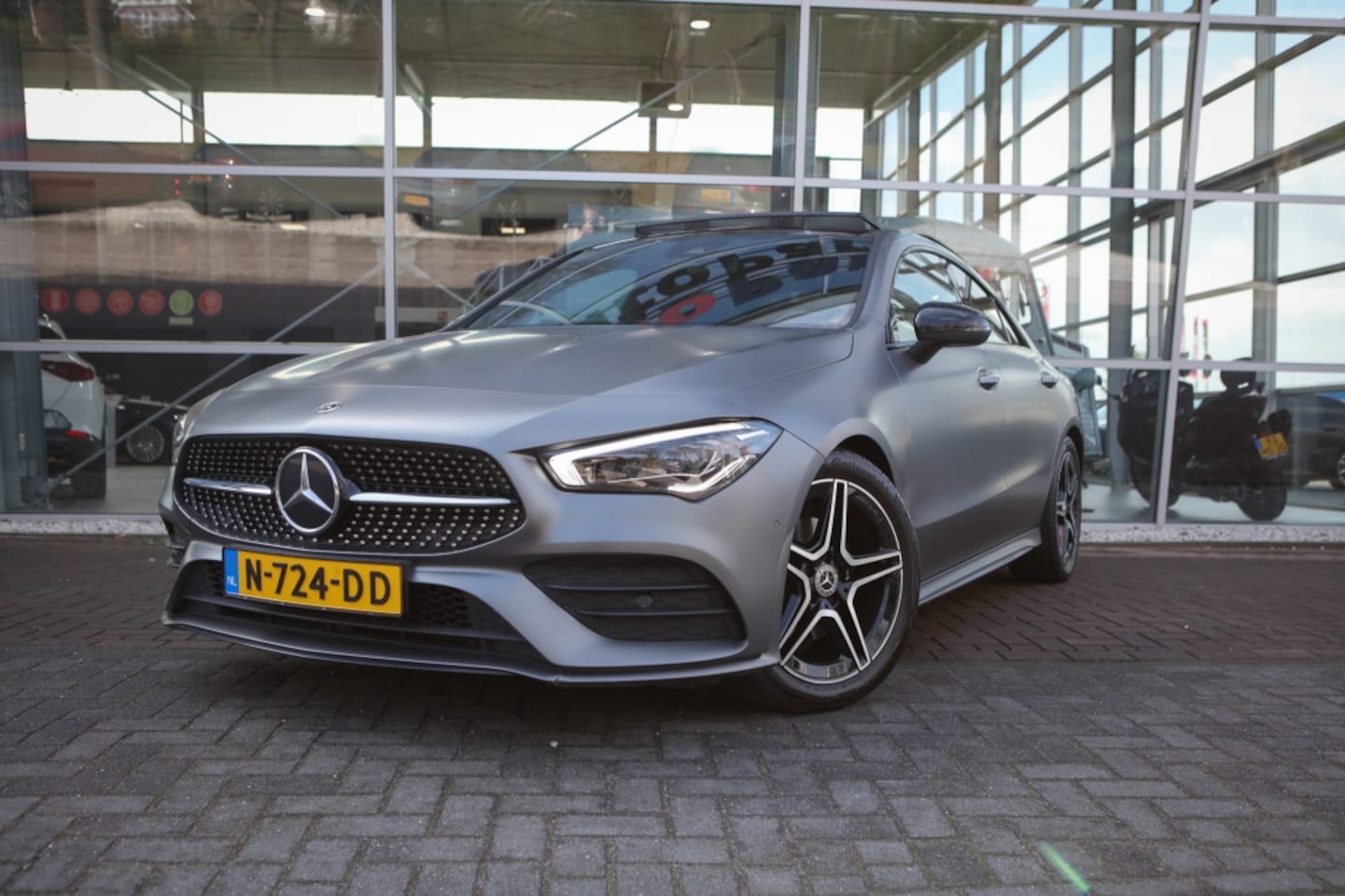 Mercedes-Benz CLA-Klasse - 180 AMG | Pano | Sfeerverlichting | - AutoWereld.nl