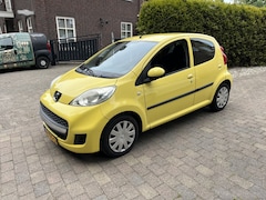 Peugeot 107 - 1.0-12V Millesim 200