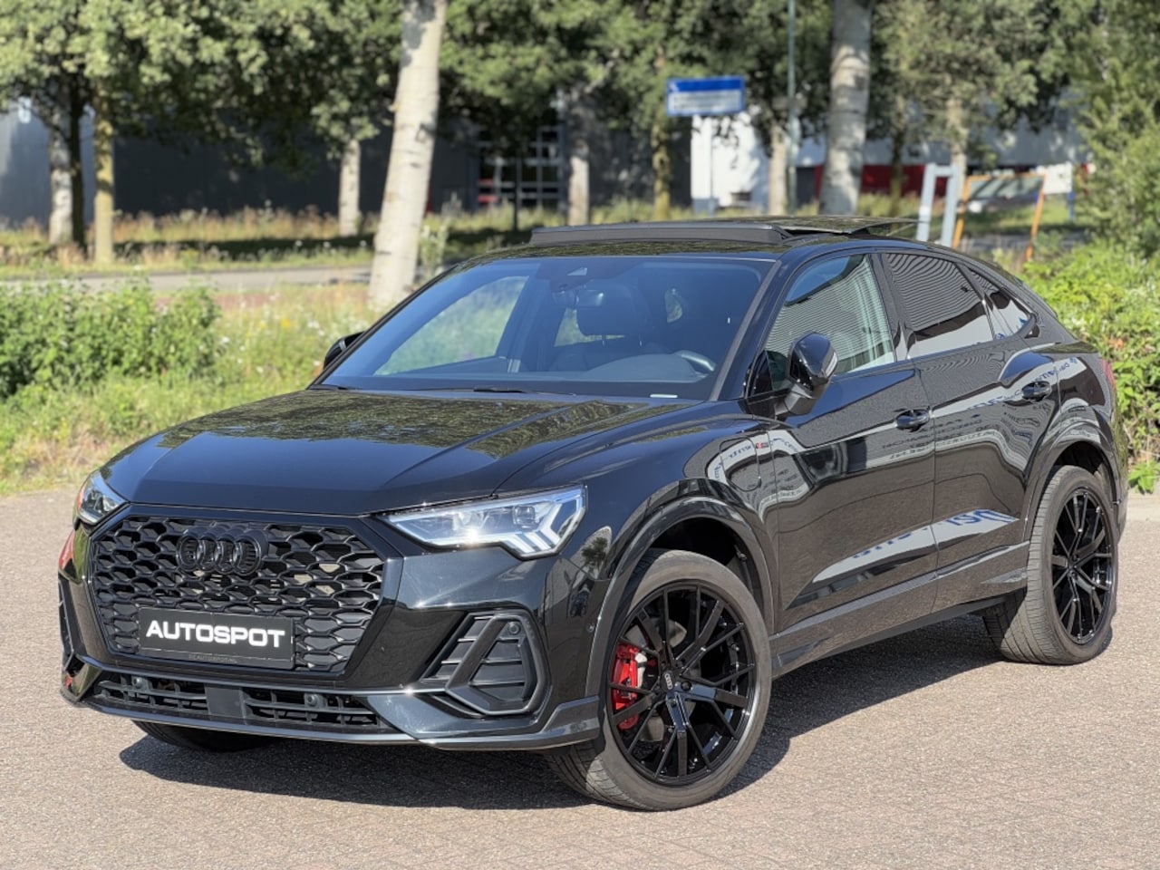 Audi Q3 Sportback - 45 TFSI e S-Line 245 Pk Pano Keyless Sfeerverlichting - AutoWereld.nl