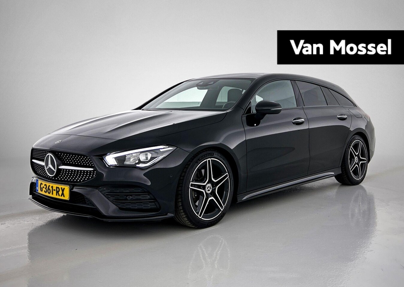 Mercedes-Benz CLA-klasse Shooting Brake - 180 Business Solution AMG | PANORAMADAK | SFEERVERLICHTING | ACHTERUITRIJCAMERA | STOELVER - AutoWereld.nl