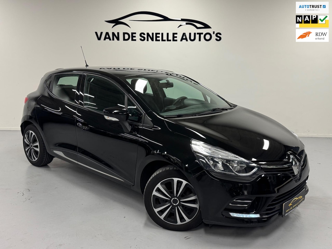 Renault Clio - 1.2 16V BTMEDIA/NAVI/AIRCO - AutoWereld.nl