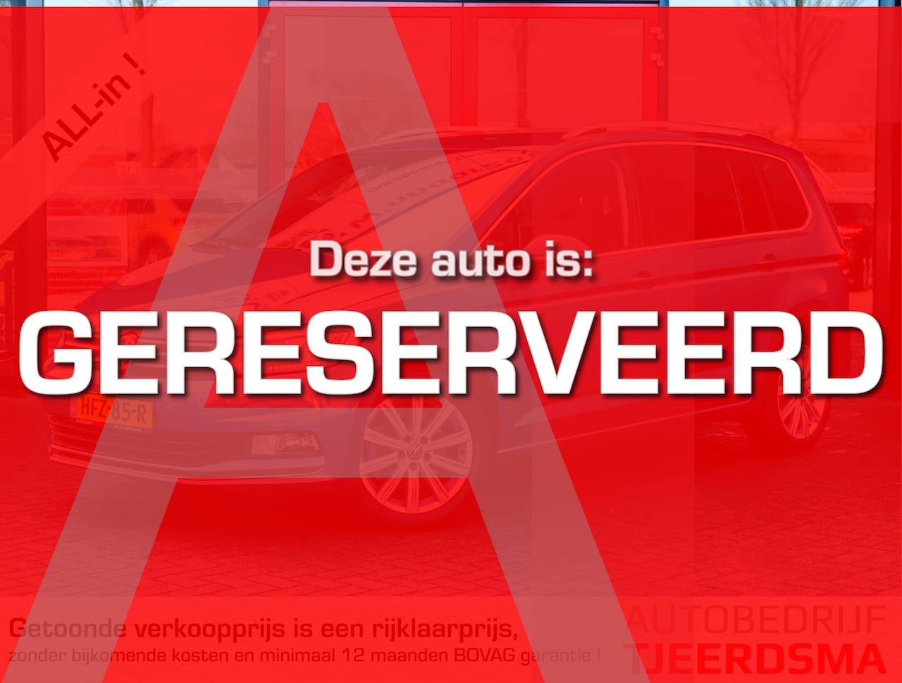 Volkswagen Touran - 1.4 TSI Highline 7p | Stoelverwarming | Stuurwiel Verwarmd | Camera | Climate Control | LE - AutoWereld.nl