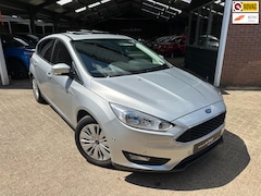 Ford Focus - 1.0|PANO/CRUISE/CAMERA/NAVI/PDC|