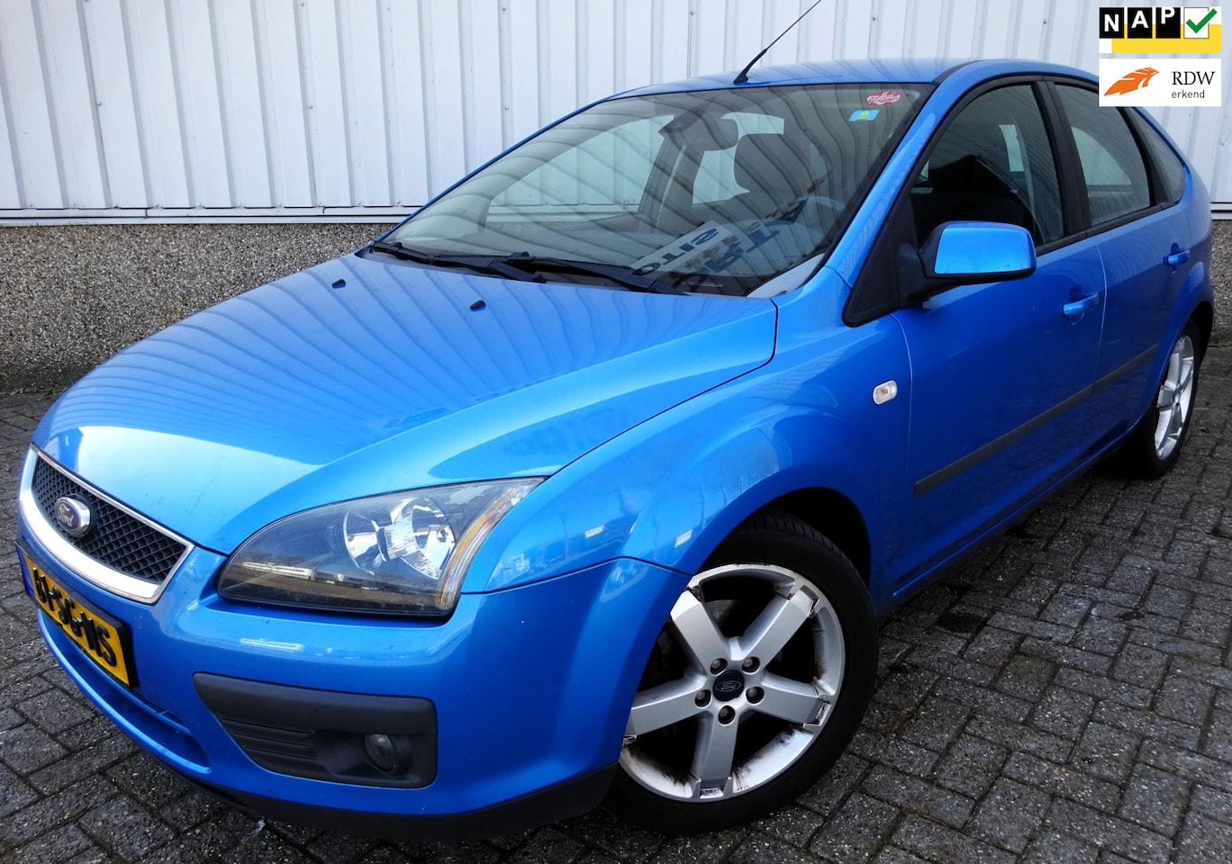 Ford Focus - 1.6-16V Futura AUTOMAAT | AIRCO | APK 13-06-2026 - AutoWereld.nl