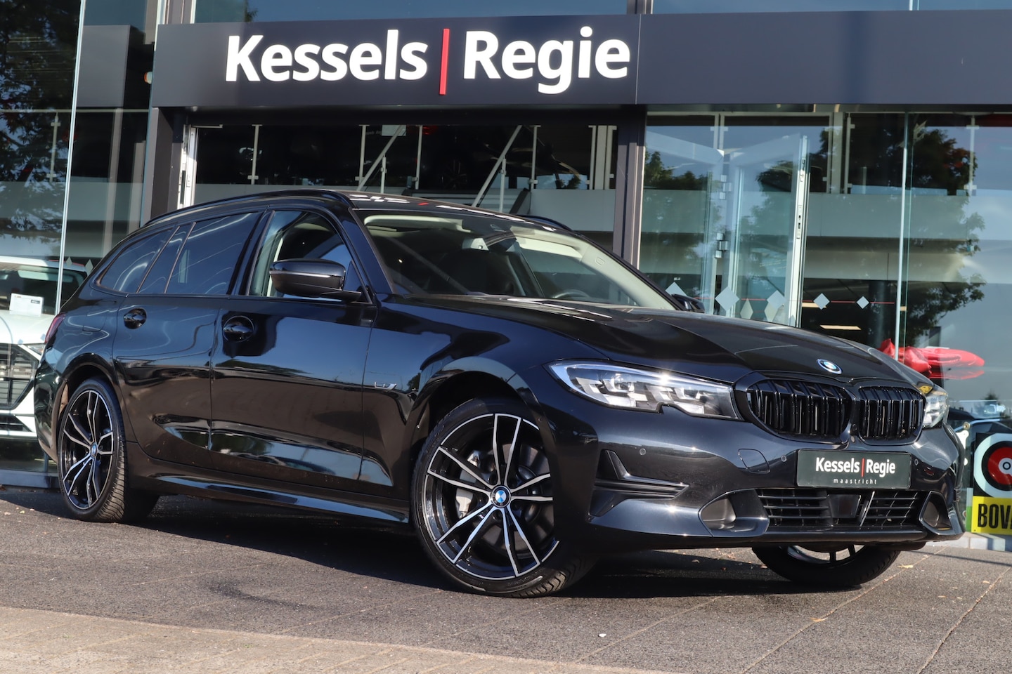 BMW 3-serie Touring - 330e Sport Line Live Cockpit Pano Led ACC - AutoWereld.nl