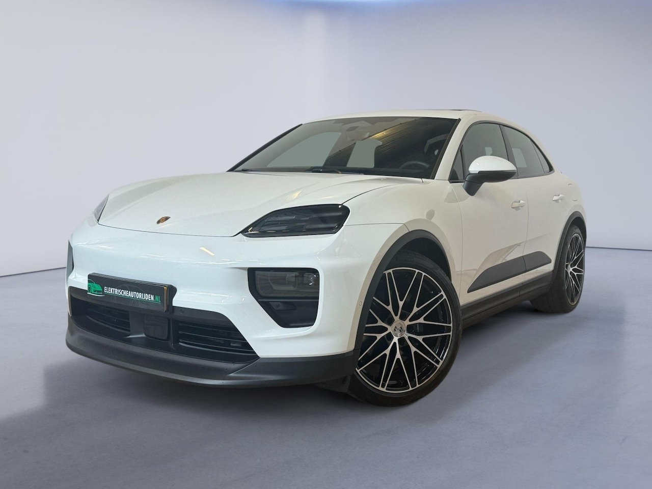 Porsche Macan - 100 kWh | PANO| NAP| WEINIG KM | INRUIL MOGELIJK | - AutoWereld.nl