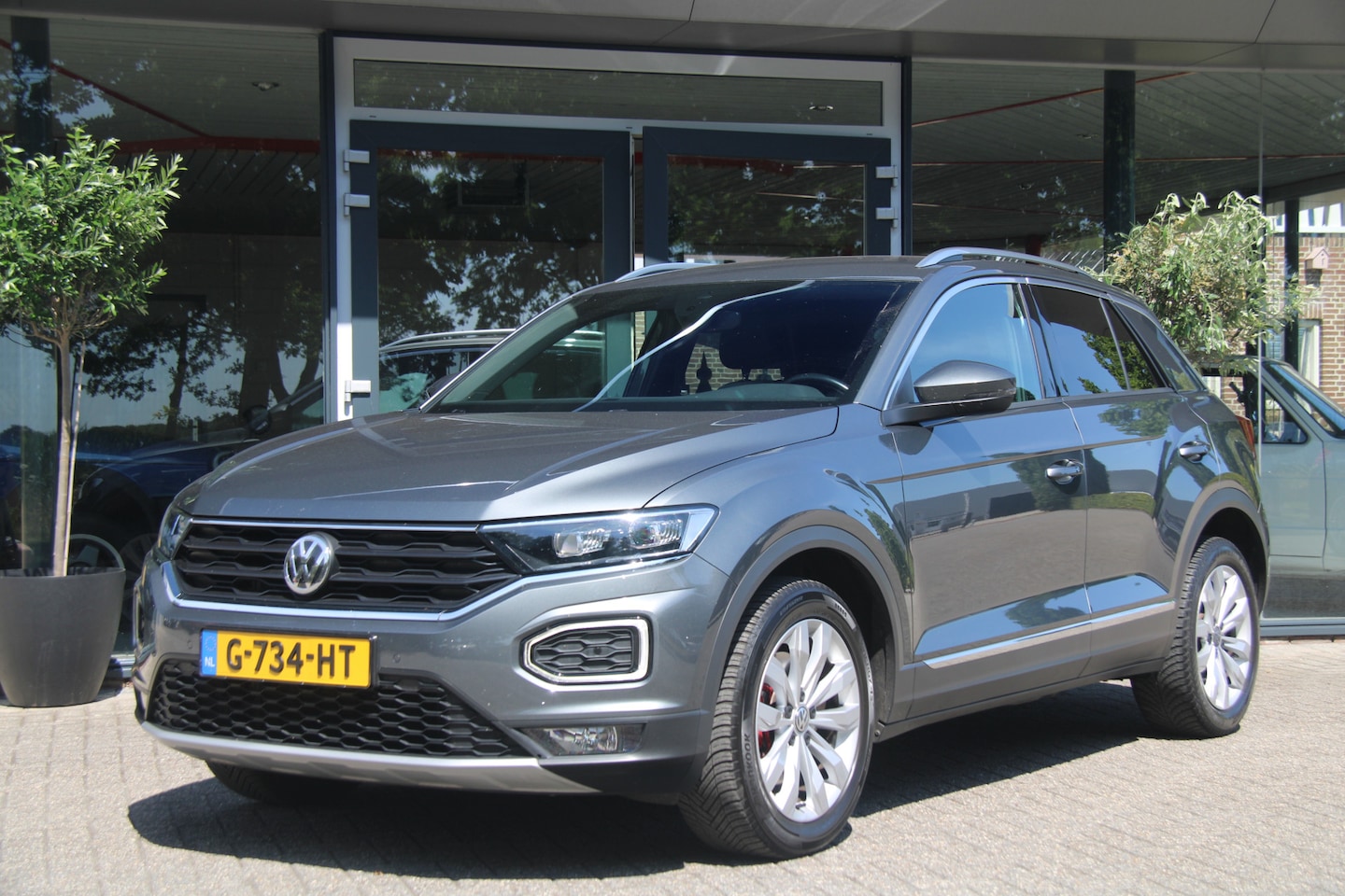 Volkswagen T-Roc - 1.5 TSI Sport | Virtual Cockpit | Trekhaak | ACC - AutoWereld.nl
