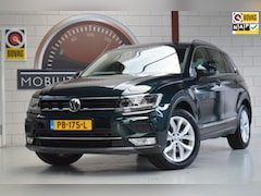 Volkswagen Tiguan - 1.4 TSI ACT Highline TREKHAAK All-season GARANTIE