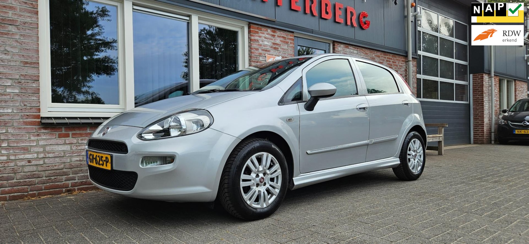 Fiat Punto Evo - 0.9 TwinAir Pop Trekhaak! 5-Deurs! Airco! Cruise Control! NAP! Nette Auto! Dealer Onderhou - AutoWereld.nl