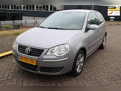 Volkswagen Polo - 1.4-16V Trendline