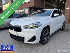 BMW X2 - xDrive25e High Executive M-PAKKET*PANO-DAK*NAVI*PDC