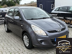 Hyundai i20 - 1.2i i-Drive boekjes erbij airco, trekhaak 5drs