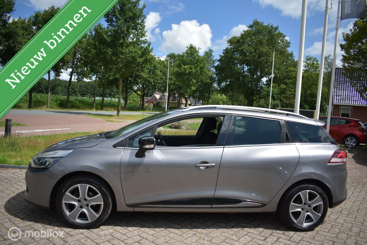 Renault Clio Estate - 0.9 TCe Limited 2016|Airco|Cruise|Navi! - AutoWereld.nl