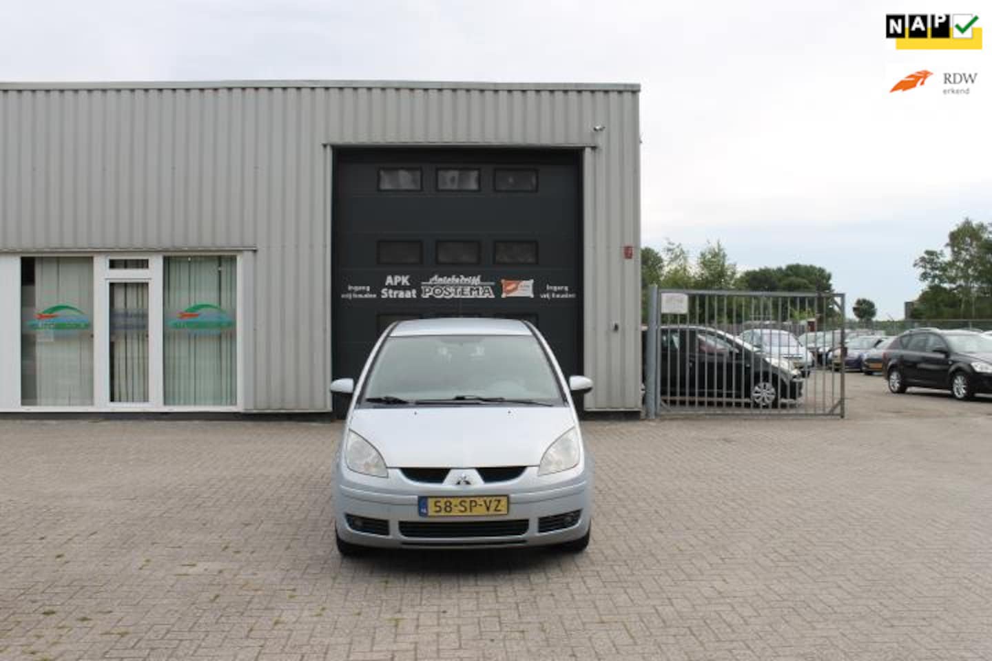 MITSUBISHI COLT