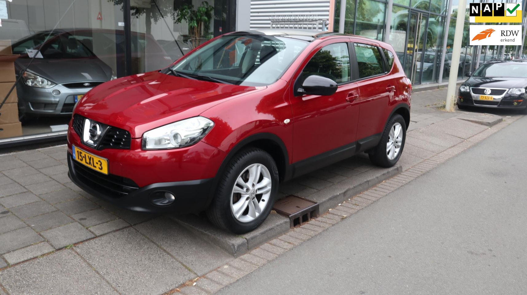 Nissan Qashqai - 2.0 Acenta PANORAMA/ 6 VERSNELLING - AutoWereld.nl