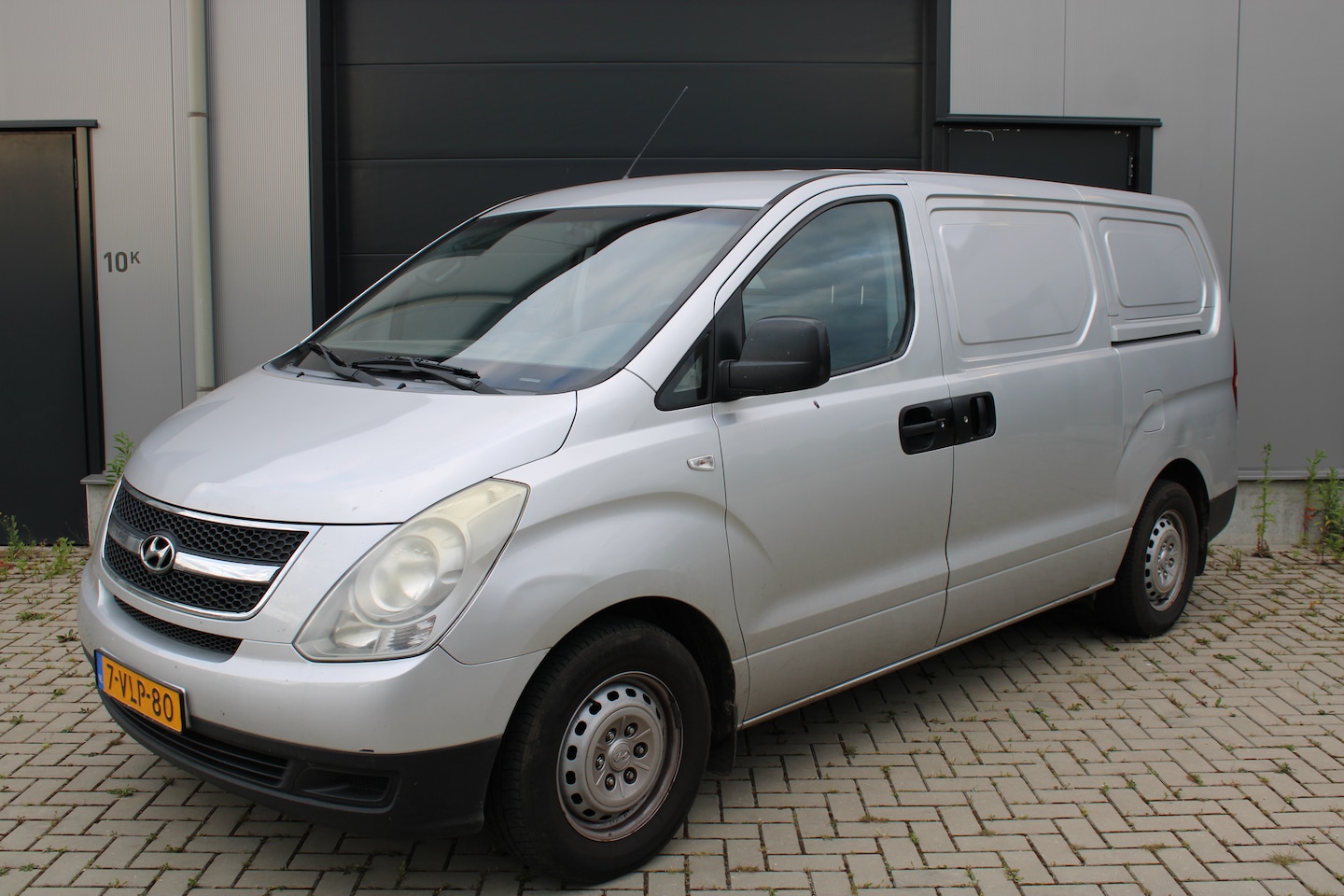 Hyundai H 300 - 2.5 CRDi Active Airco, Trekhaak, Linker- en rechter zijdeur - AutoWereld.nl