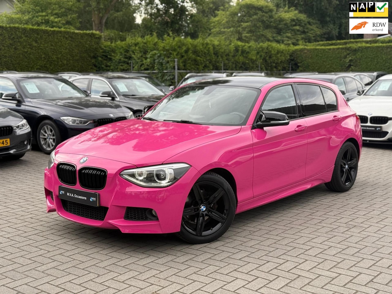 BMW 1-serie - 116i Executive M Sport | ROZE | Apple Carplay | Nieuwe Ketting | Blikvanger!! - AutoWereld.nl
