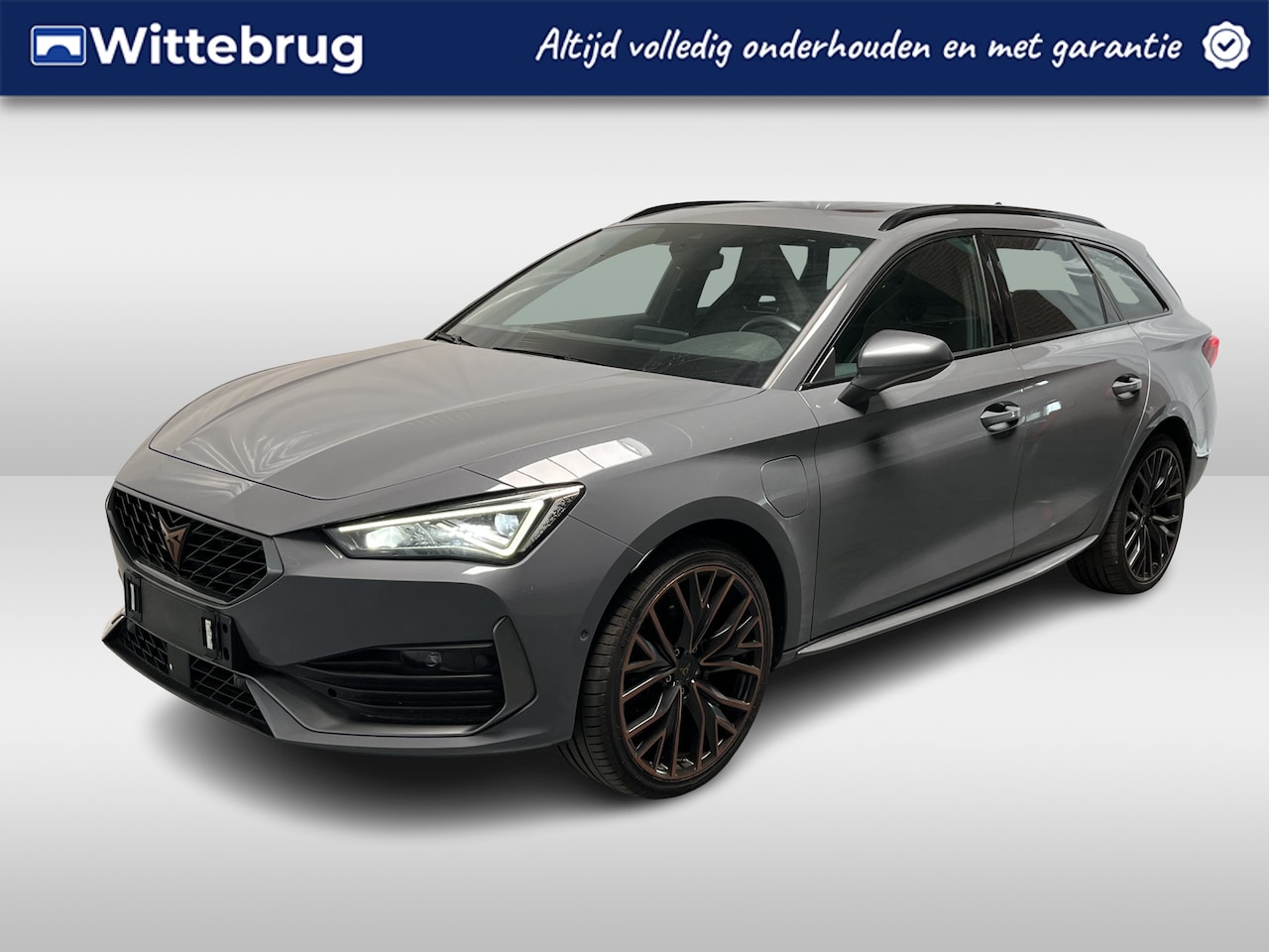 CUPRA Leon Sportstourer - 1.4 e-Hybrid VZ Performance / AUTOMAAT/ 245 PK/ PANO/ CAMERA/ PARK. SENSOREN/ DCC/ STOEL-S - AutoWereld.nl