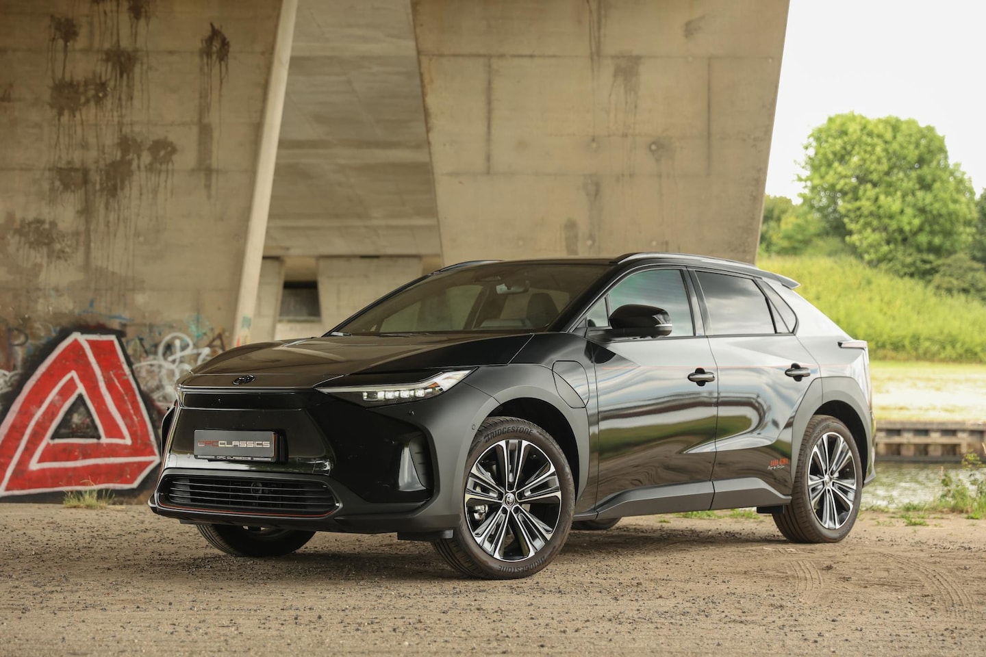 Toyota bZ4X - AWD full option Dark Rebel Edition Toyota BZ4X AWD full option Comfort Technik pakket Pano - AutoWereld.nl