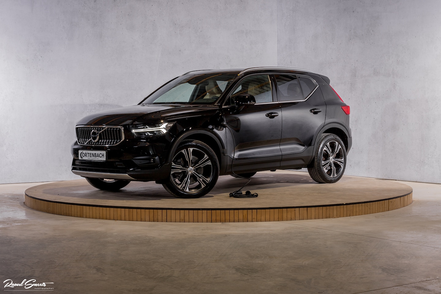 Volvo XC40 - 1.5 T4 Recharge Inscription | Adaptieve cruise | Apple carplay | Premium audio | Zwenkbare - AutoWereld.nl