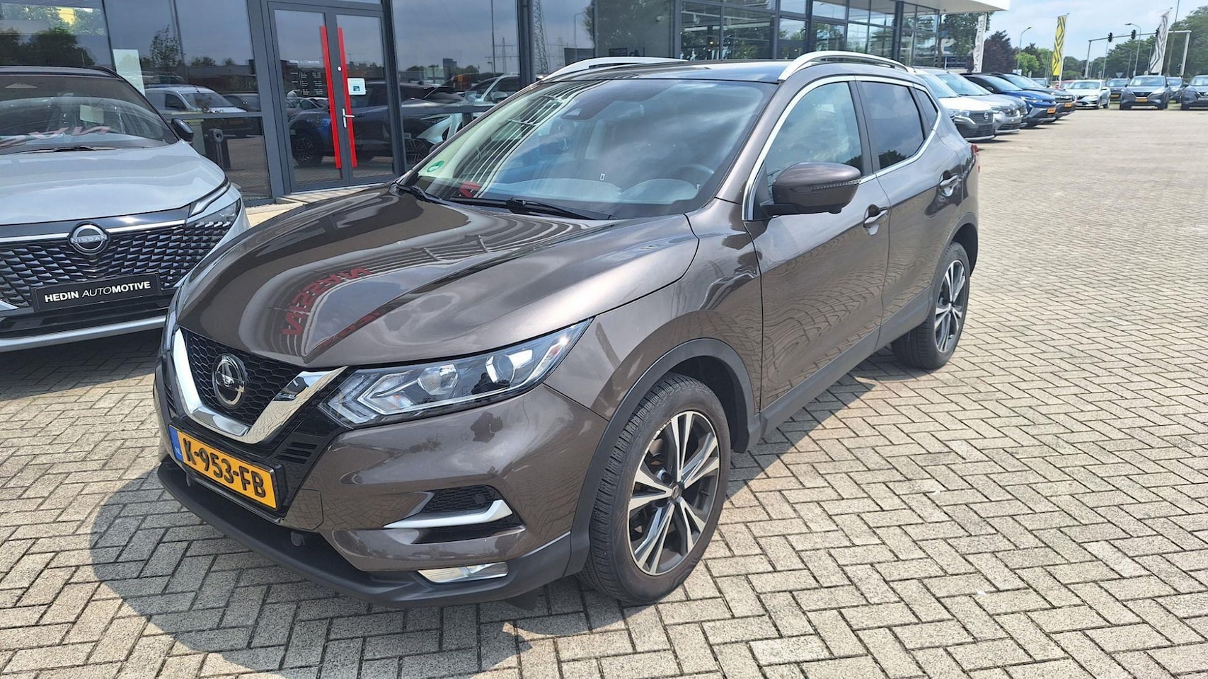 Nissan Qashqai - 1.3 DIG-T 160 PK N-Connecta Navigatie | 360 Graden Camera | Climate Controle | Cruise Cont - AutoWereld.nl