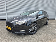 Ford Focus Wagon - 92KW Titanium ST-Line navigatie, parkeersensoren, stoelverwarming