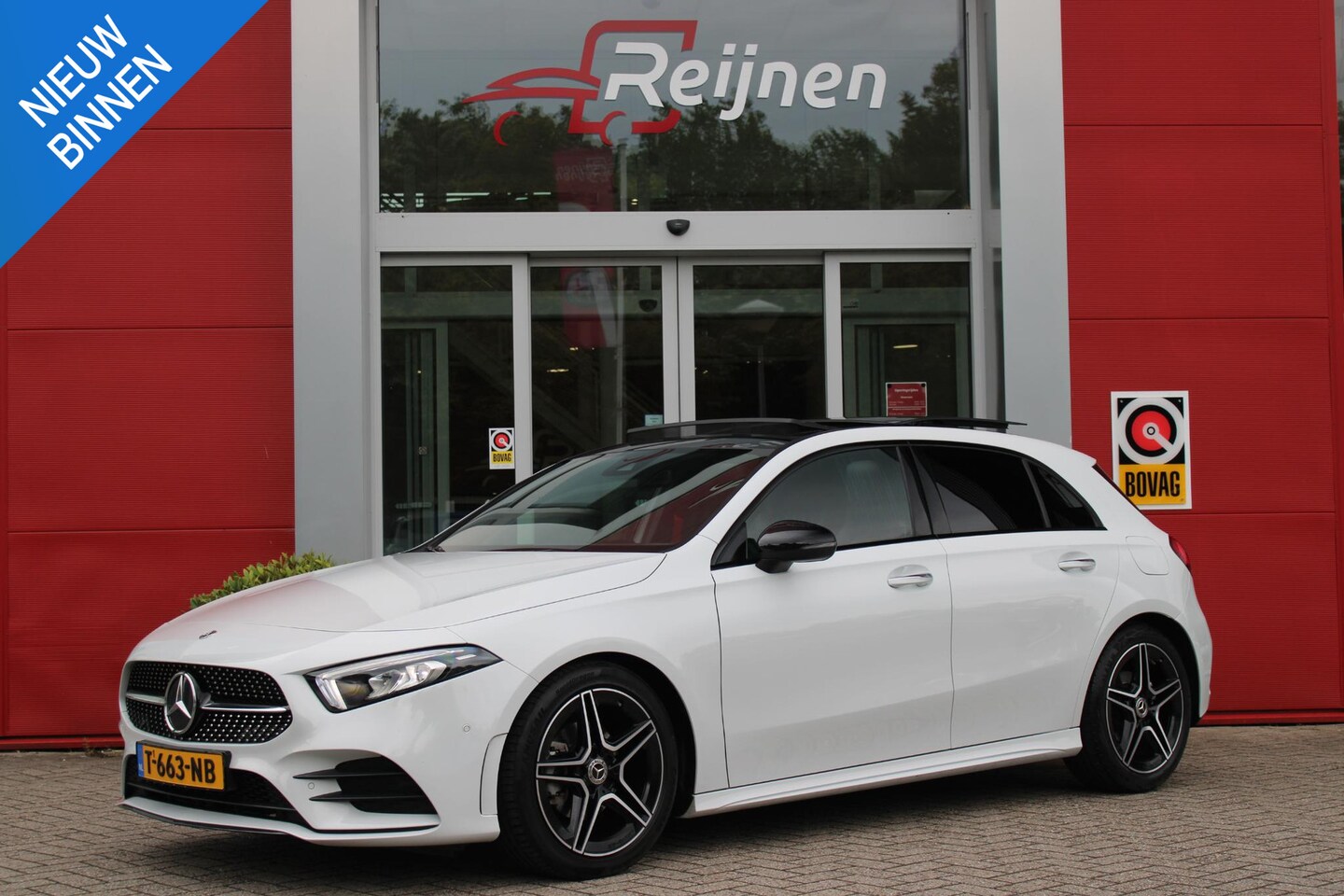 Mercedes-Benz A-klasse - 180 136PK AUTOMAAT AMG LINE | STERRENHEMEL! | PANORAMISCH SCHUIF/KANTEL DAK | SFEER VERLIC - AutoWereld.nl