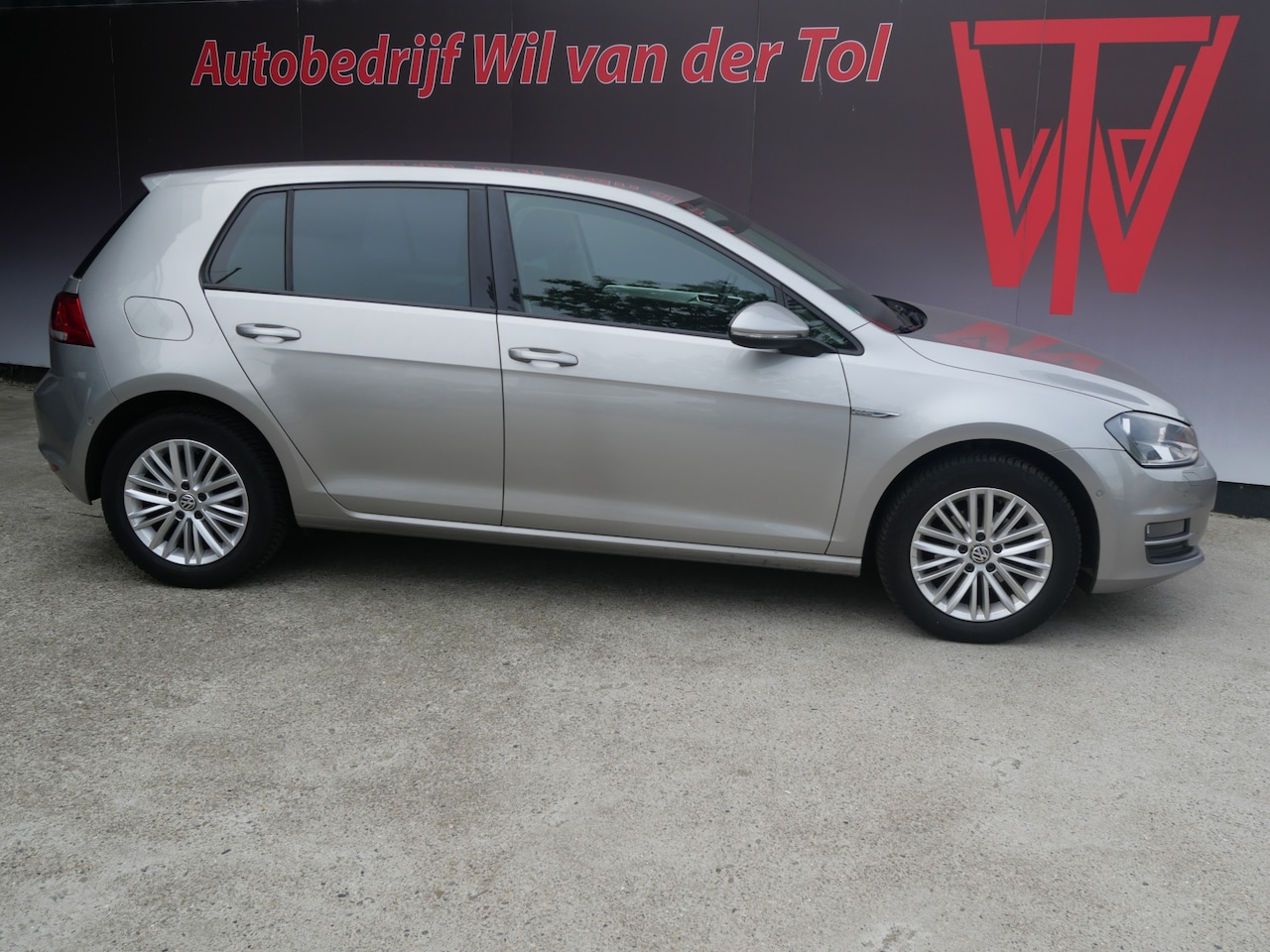Volkswagen Golf - 1.2 TSI CUP EDITION | CLIMA | CRUISE | PARKASSIST | ALL-SEASON | 1e EIG | DEALER O-H!! - AutoWereld.nl