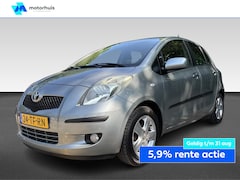 Toyota Yaris - 1.3 16V VVT-I 5DR