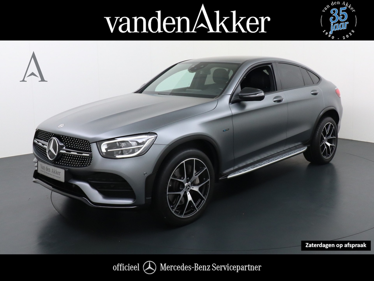 Mercedes-Benz GLC-klasse Coupé - 300e AMG // Burmester / Magno Grijs // 20 inch // Treeplanken // Night pakket - AutoWereld.nl