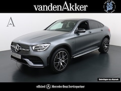 Mercedes-Benz GLC-klasse Coupé - 300e AMG // Burmester / Magno Grijs // 20 inch // Treeplanken // Night pakket