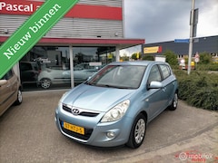 Hyundai i20 - 1.4i Dynamic nap airco apk