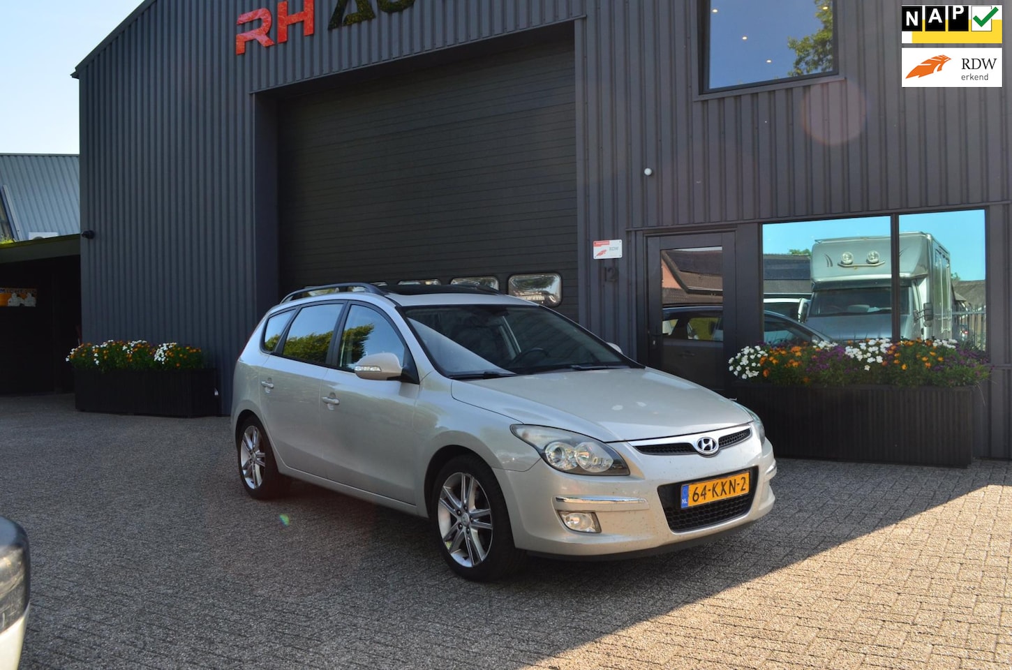 Hyundai i30 CW - 2.0i i-Catcher | Automaat | Dakje | Trekhaak | Clima - AutoWereld.nl