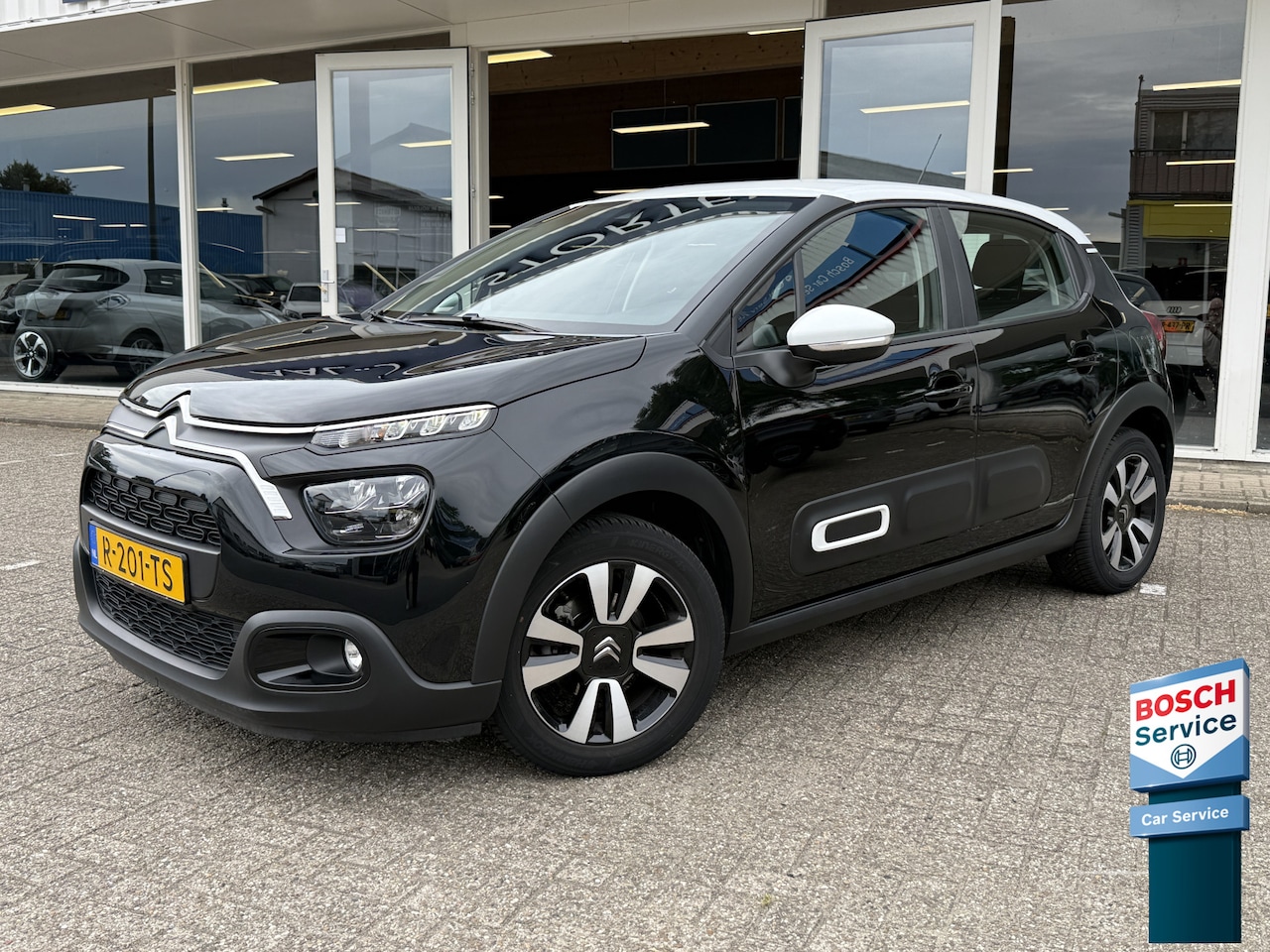 Citroën C3 - 1.2 PureTech Shine 110pk | Automaat | Navi | DAB | Apple Carplay | Cruise Control | ECC | - AutoWereld.nl