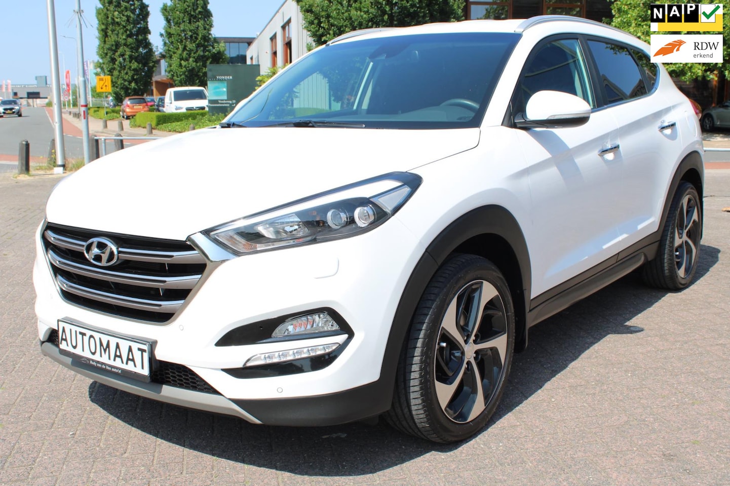 Hyundai Tucson - 1.6 T-GDi Premium AUTOMAAT TREKHAAK NAVIGATIE - AutoWereld.nl