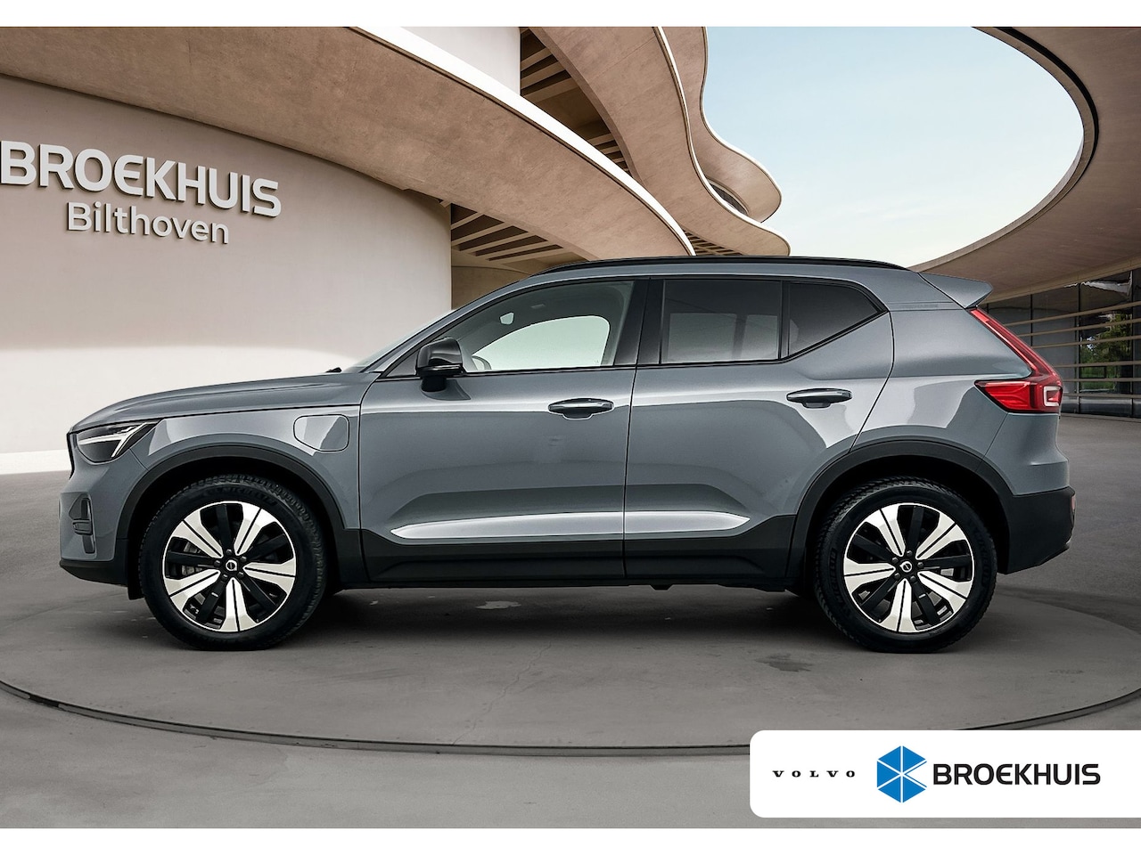 Volvo XC40 - 1.5 T5 Recharge Plus Dark | Blis | Elektrisch bedienbare stoel | Stoel + Stuurverw | Harma - AutoWereld.nl