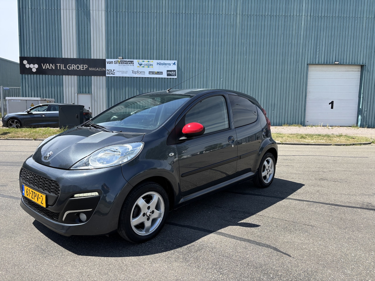 Peugeot 107 - 1.0-12V Sportium 5-Deurs 68 PK. Zuinige en zeer fijn rijdende auto !!! - AutoWereld.nl
